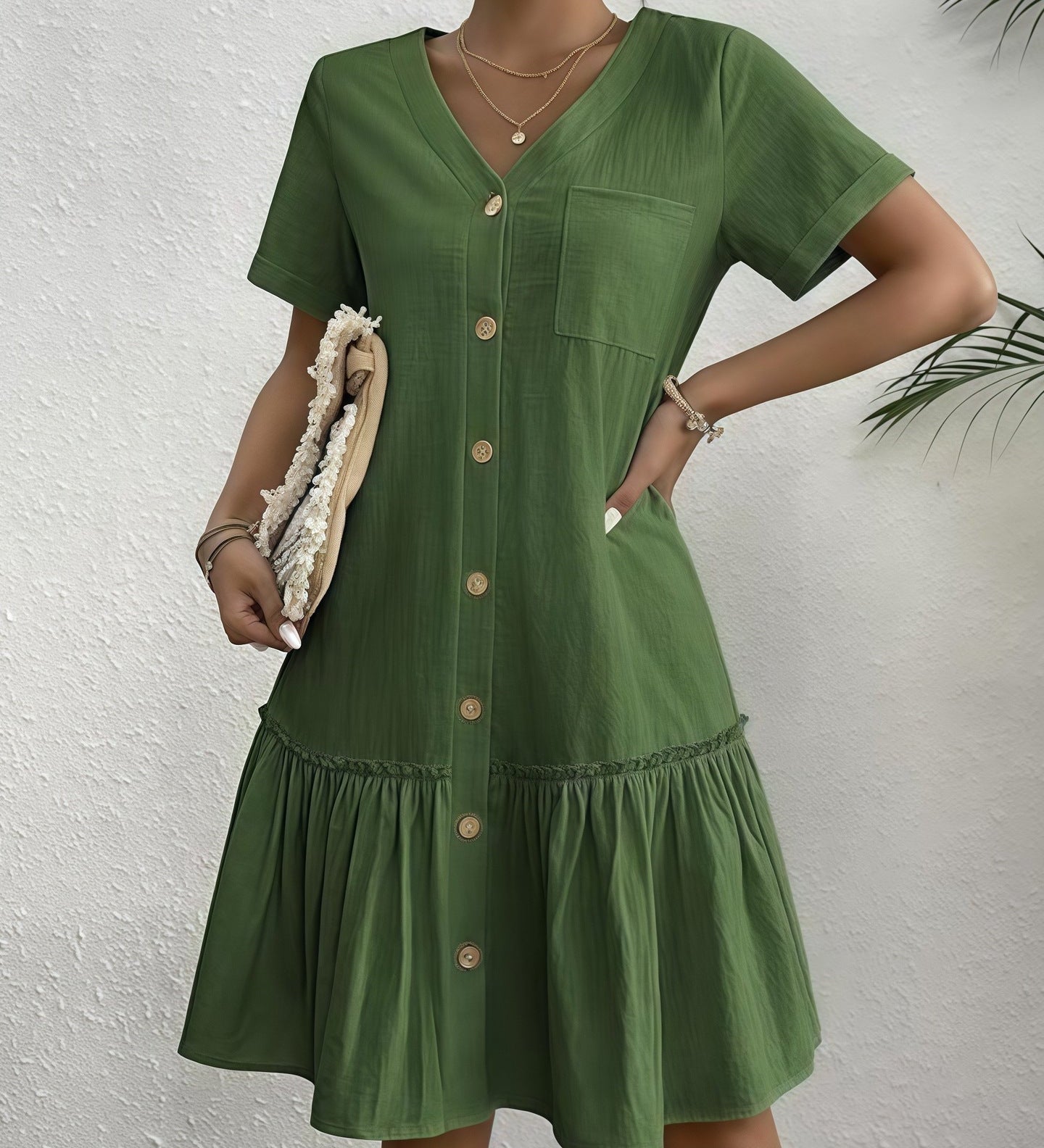 Rochie-cămașă lejeră cu un nasture și mâneci scurte