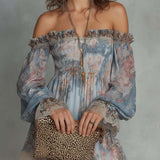 Rochie mini din șifon cu imprimeu floral și umeri decupați