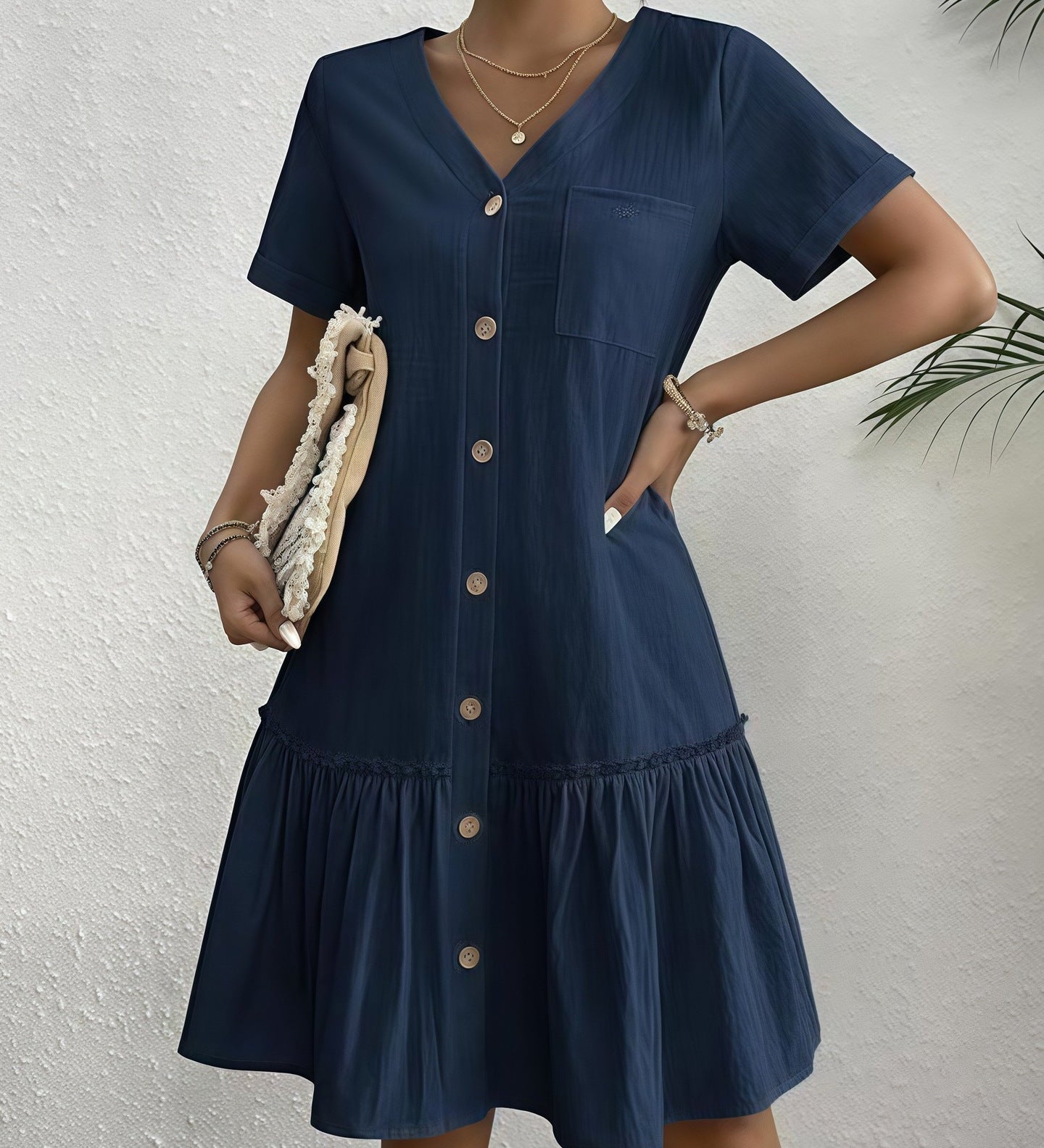 Rochie-cămașă lejeră cu un nasture și mâneci scurte