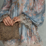Rochie mini din șifon cu imprimeu floral și umeri decupați