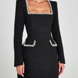 Rochie mini cu buzunare și accente din perle