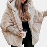 Gabriela – Jachetă Puffer Oversized cu Glugă și Patchwork