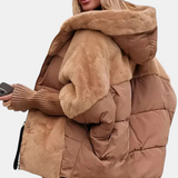 Gabriela – Jachetă Puffer Oversized cu Glugă și Patchwork
