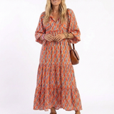 AMARA | ROCHIE MIDI TIERATĂ CU DECOLTEU ÎN V ȘI PRINT GEOMETRIC