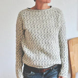 Victoria | Pulover Elegant Gri cu Decolteu în U