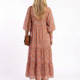 AMARA | ROCHIE MIDI TIERATĂ CU DECOLTEU ÎN V ȘI PRINT GEOMETRIC