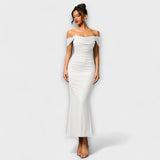 Rochie Bodycon cu umeri descoperiți și volane