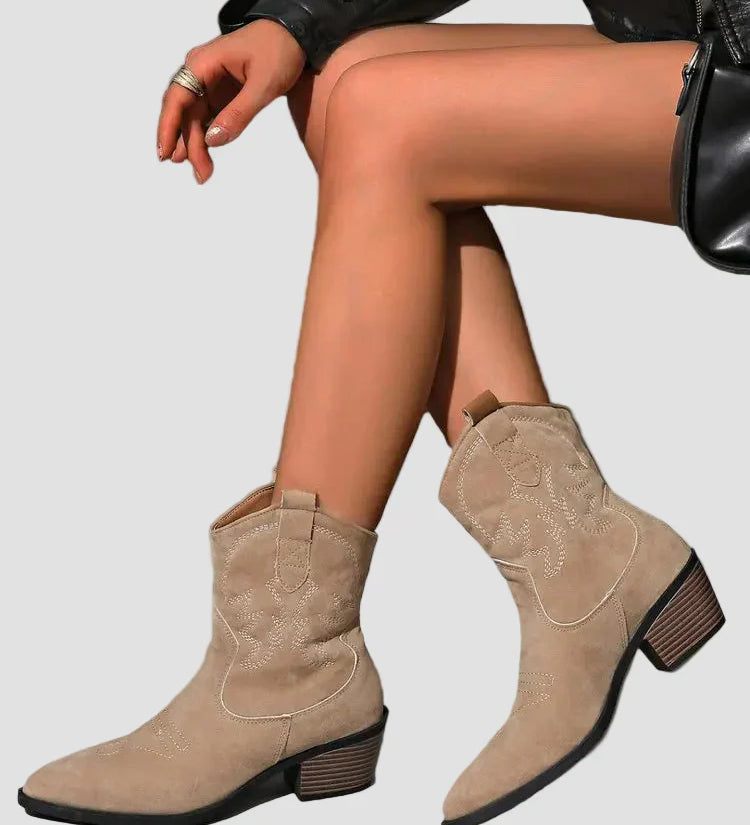 Botine western brodate stilate