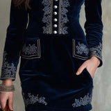 Rochie mini din catifea brodată cu aer retro