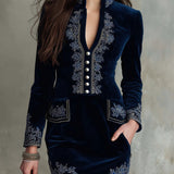 Rochie mini din catifea brodată cu aer retro