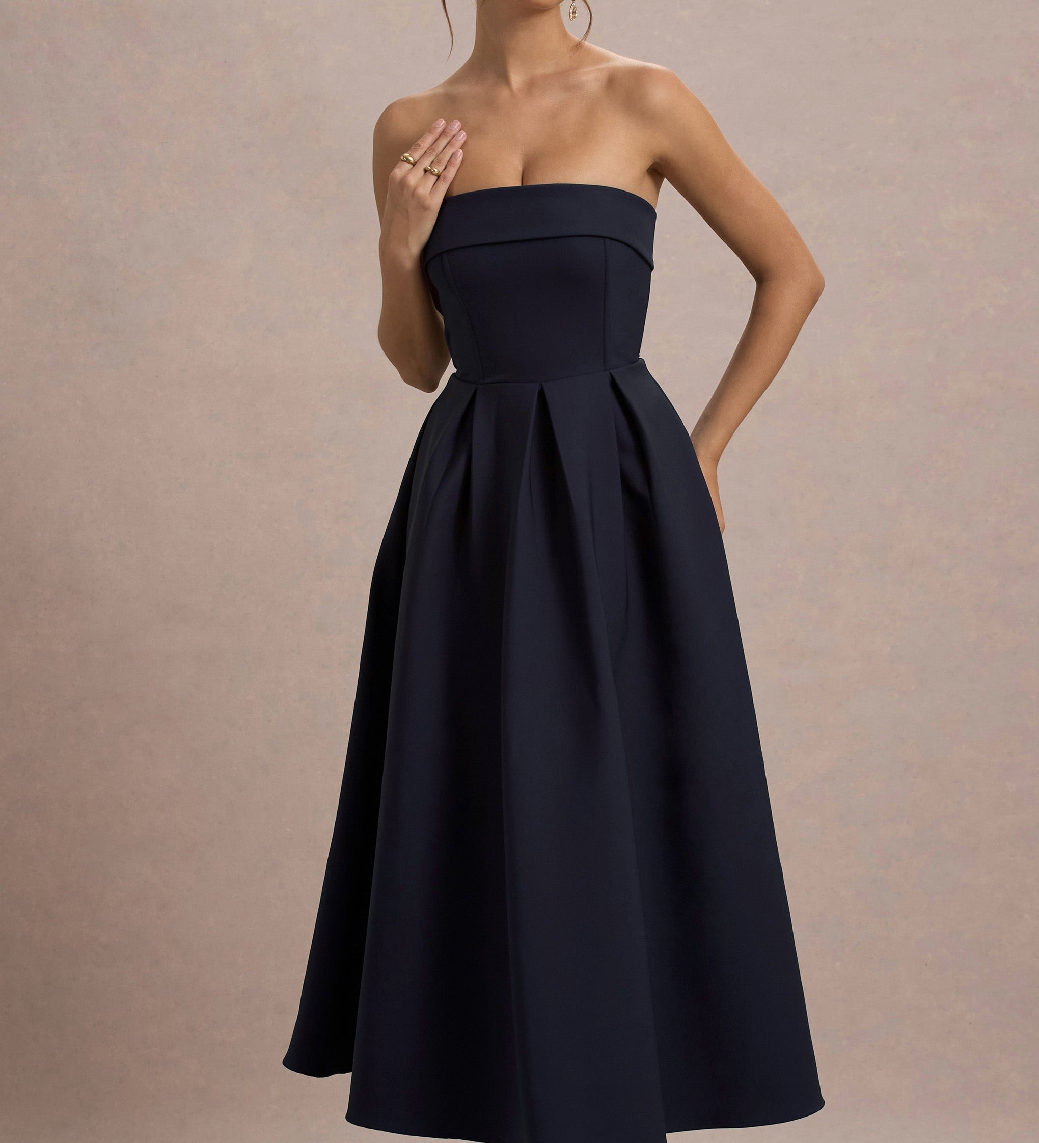 ANNE | Rochie Midi Stilată cu Decolteu Fără Umeri