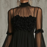 Rochie mini din șifon plisat cu aplicații florale negre și guler înalt
