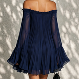 Rochie mini bleumarin cu umerii goi și mâneci clopot