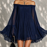 Rochie mini bleumarin cu umerii goi și mâneci clopot