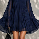 Rochie mini bleumarin cu umerii goi și mâneci clopot