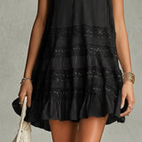 Rochie mini din șifon cu dantelă și dungi negre