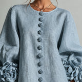 Rochie mini albastru-prăfuit cu nasturi-floare și manșete deosebite
