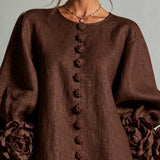 Rochie mini maro-ciocolată cu nasturi-floare și manșete deosebite