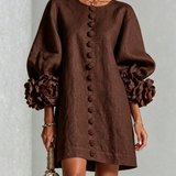 Rochie mini albă cu flori și manșete decorate