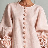 Rochie mini roz cu nasturi florali și manșete tip trandafir