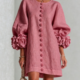 Rochie mini albă cu flori și manșete decorate