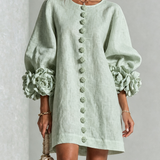 Rochie mini verde salvie cu nasturi florali și manșete tip trandafir