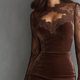 Rochie mini din catifea cu decolteu tip cheie și mâneci din dantelă