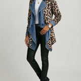 Cécile | Jachetă cu Aspect de Denim, Imprimeu Leopard și Panouri Decolorate